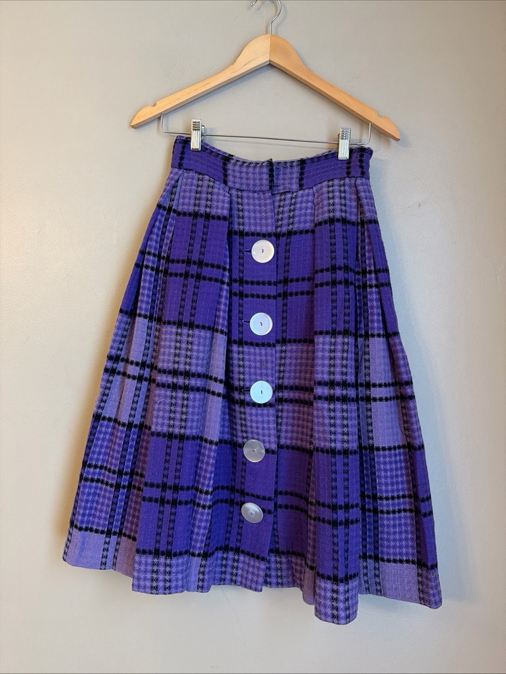 Purple Plaid Vintage Wool Blend?  Skirt  Full Large Buttons Pleated